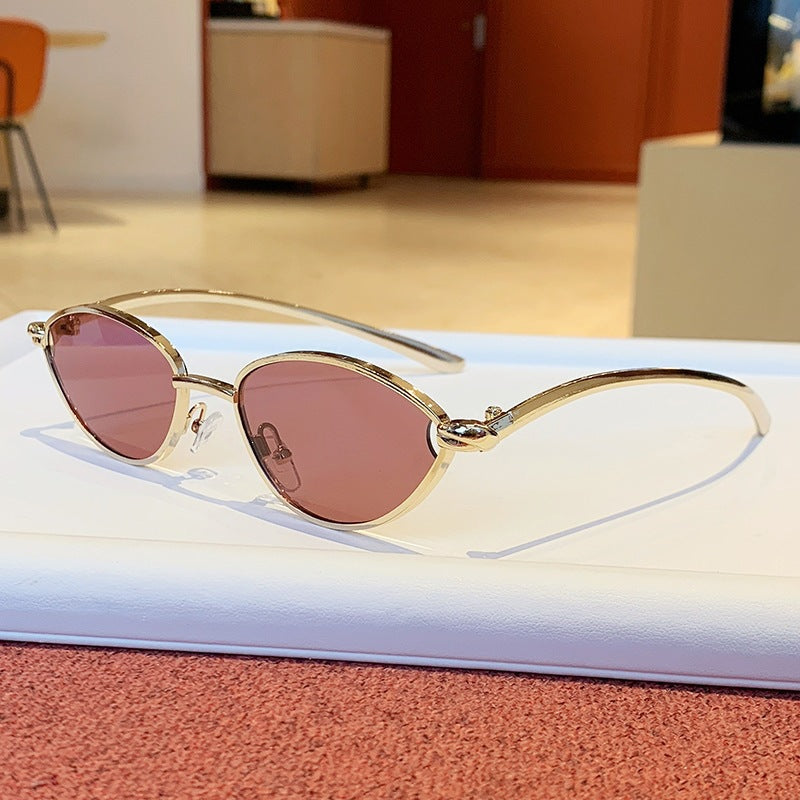 Women's Designer Sunglasses with Elegant Metal Frame and Protective Lenses Skanto