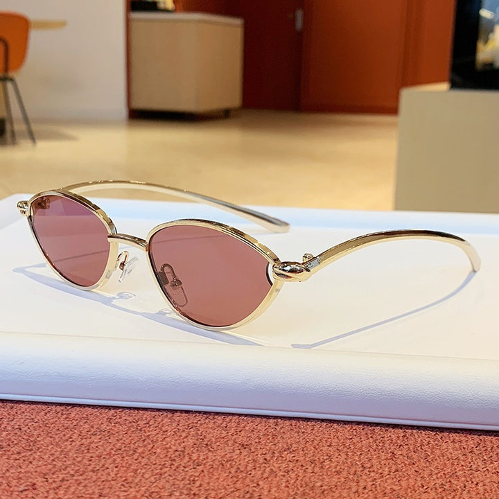 Women's Designer Sunglasses with Elegant Metal Frame and Protective Lenses Skanto