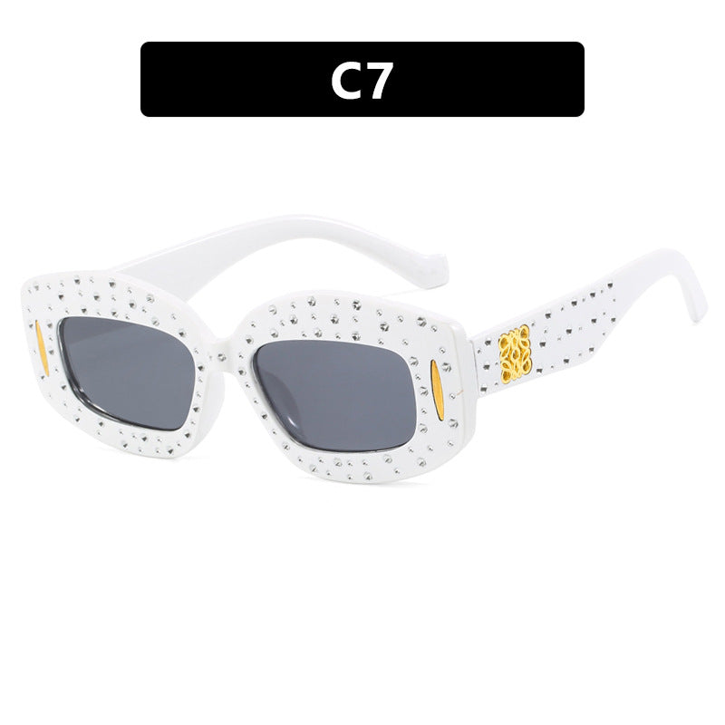 Women's Fashionable Sunglasses with Glamorous Rhinestone Decor Skanto