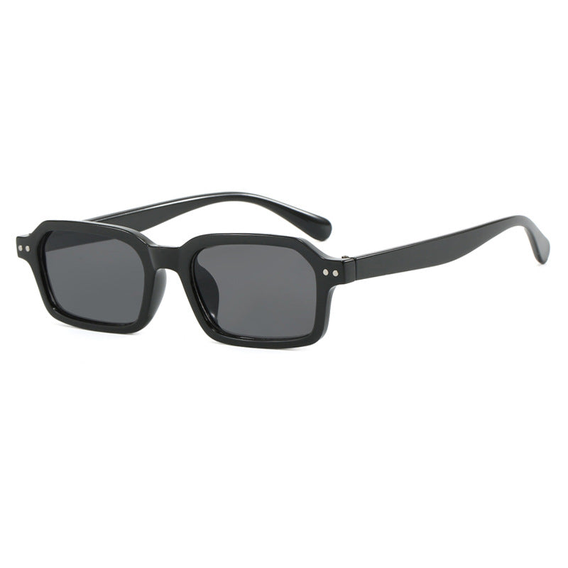 Women's fashion square sunglasses in urban design Skanto