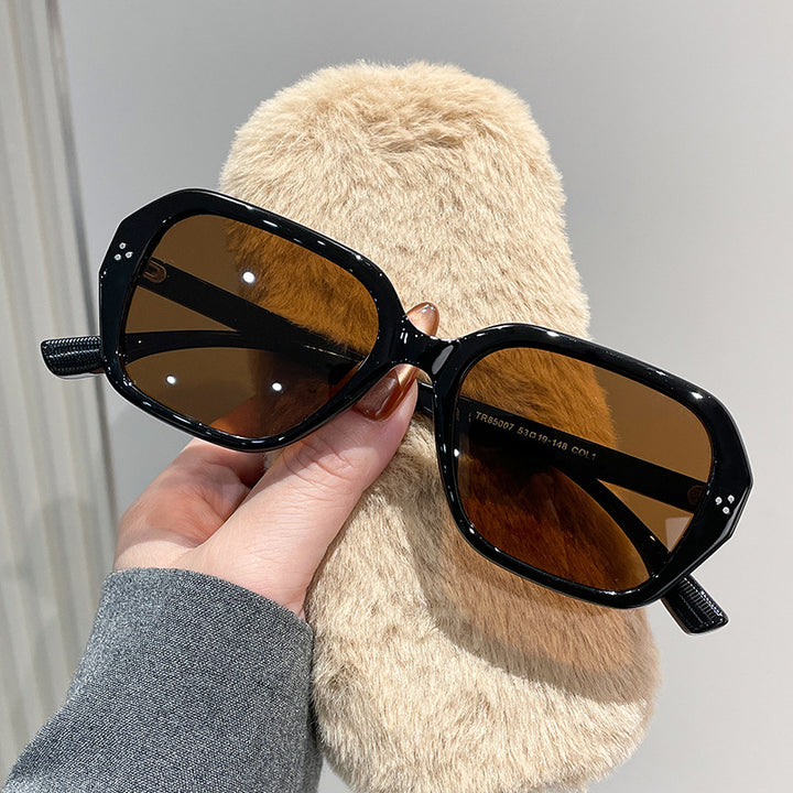 Kvinnenes fashionable oversized solbriller Skanto