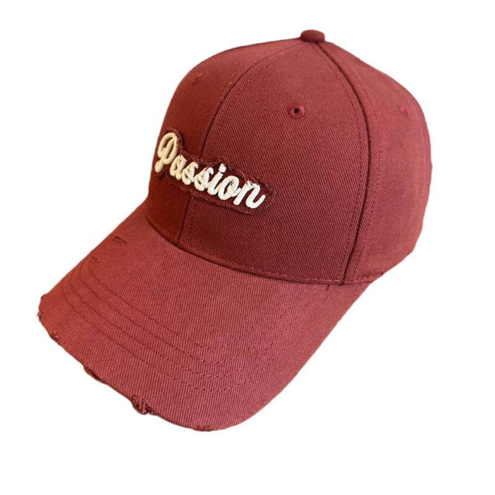 Kvinnes slitt bomull baseballcap med brodert sitat Skanto