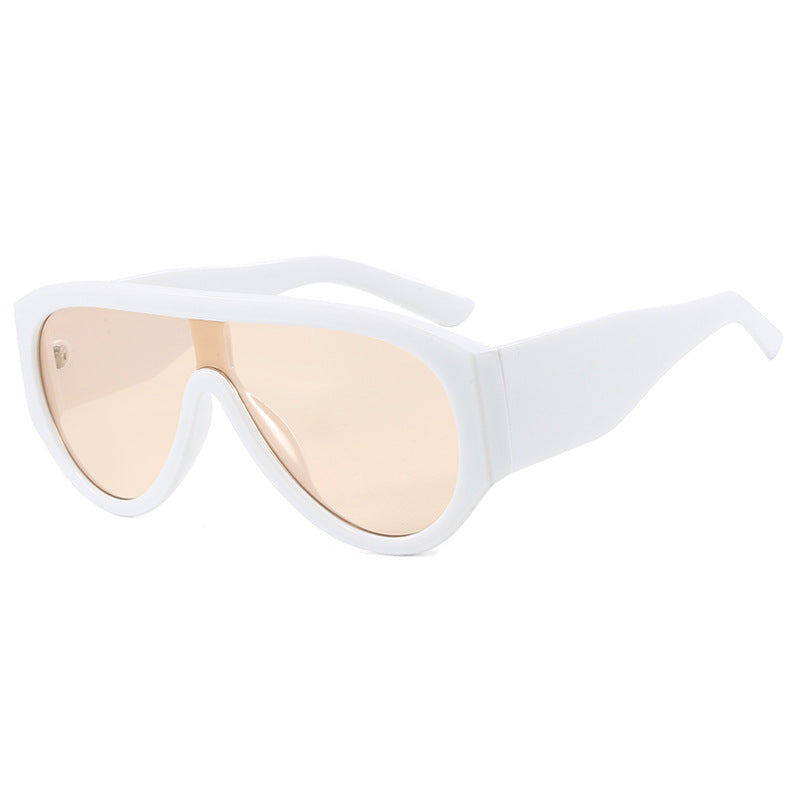 Women's fashionable sunglasses with wide glamorous frame and UV protection Skanto