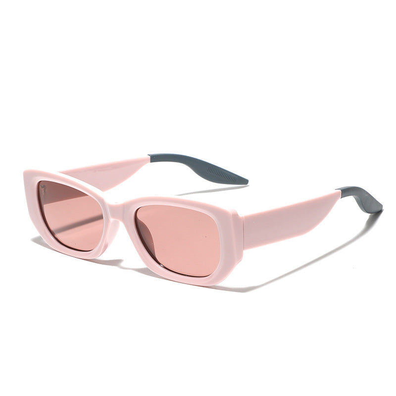 Dame fashionable luksus solbrille med kantet design Skanto