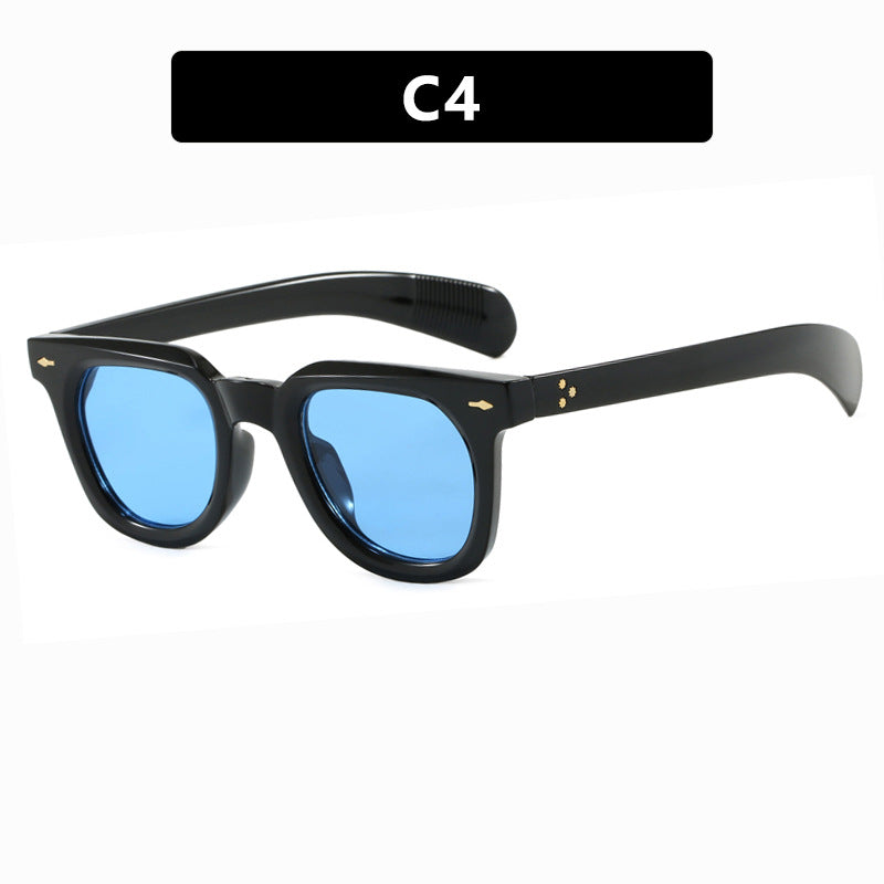 Women's fashionable sunglasses in trendy design with elegant frame Skanto