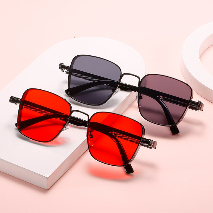 Dame modernistisk solbrille i elegant metallramme Skanto