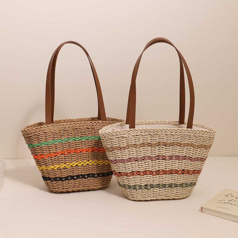 Trendy straw bag with colorful details Skanto