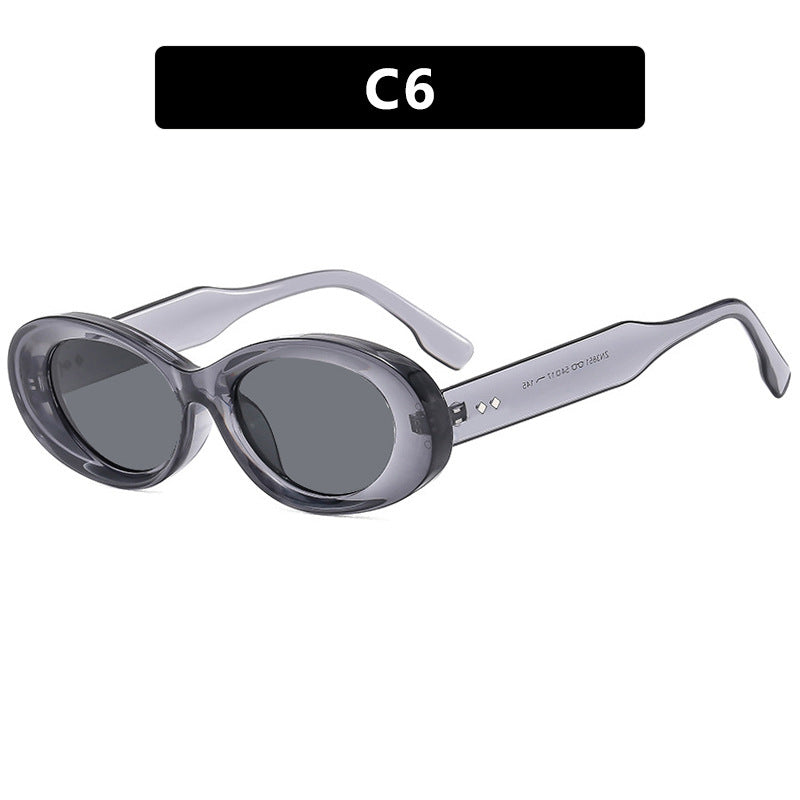 Dame moteriktig solbrille i elegant retrostil Skanto