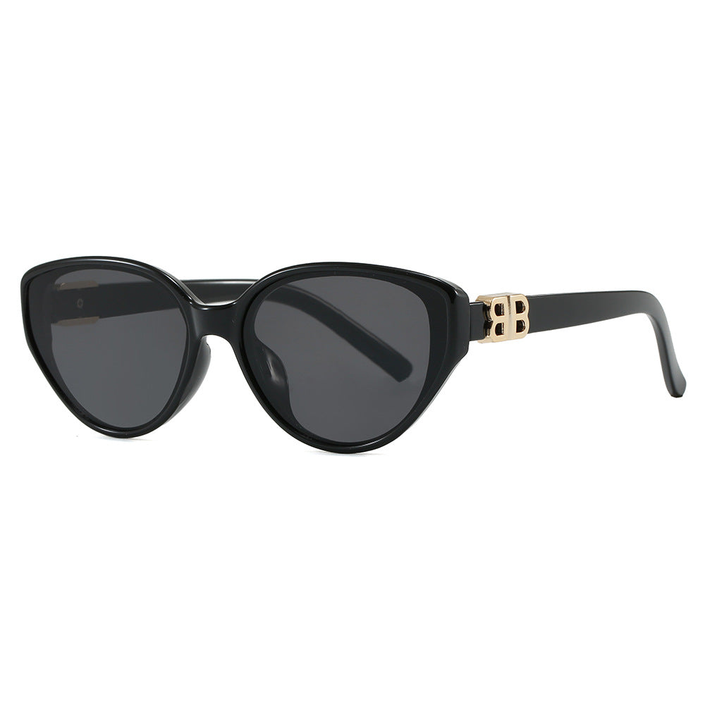 Dame modische Cat-Eye solbriller med elegant metallramme og UV-beskyttelse Skanto
