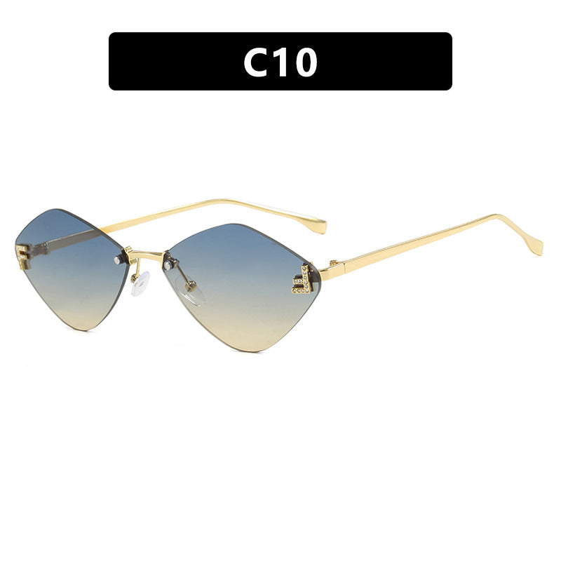 Women's geometric sunglasses in extravagant design with gradient lenses Skanto