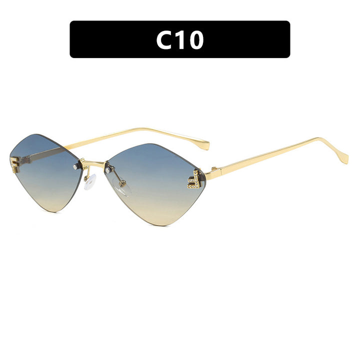 Women's geometric sunglasses in extravagant design with gradient lenses Skanto