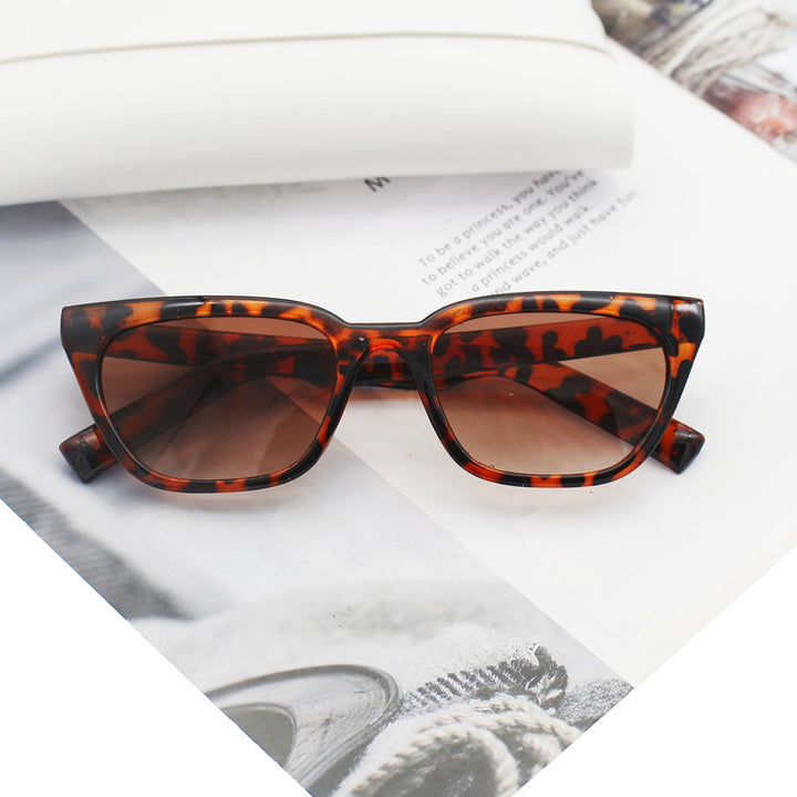 Damer geometrisk designer solbrille i moderne stil Skanto