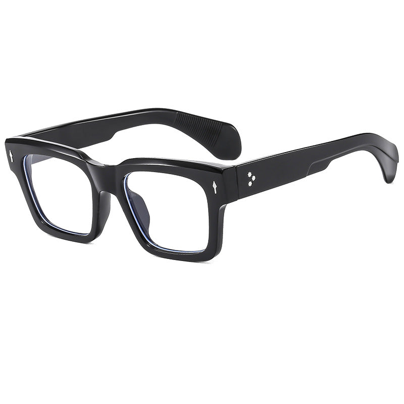 Dame moderiktig solbrille med innovativ ramme Skanto