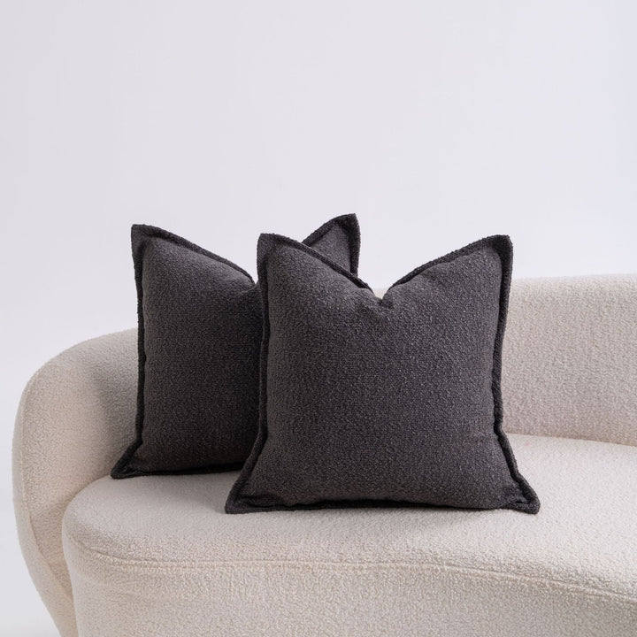 Kvinnens kosepute med moderne strukturell design Skanto