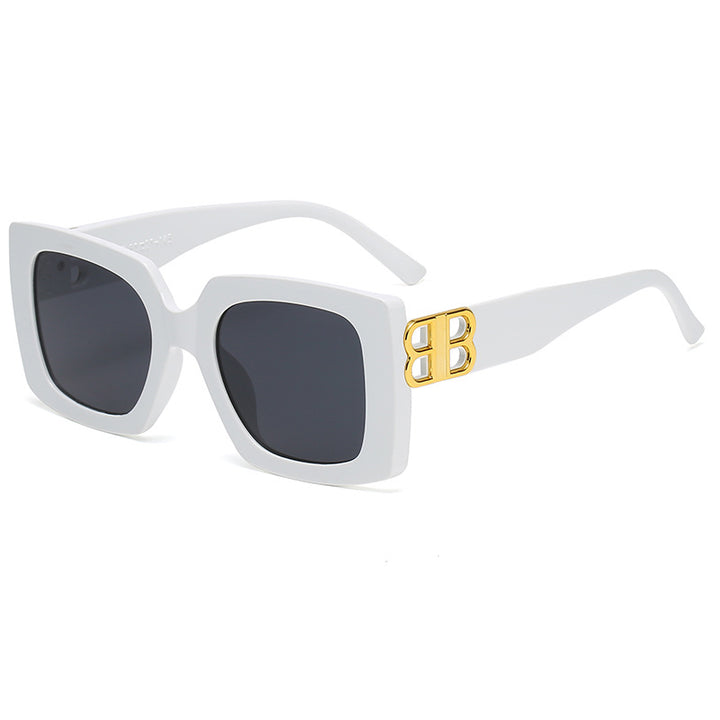 Dame oversized solbrille med elegant design og luksuriøse detaljer Skanto