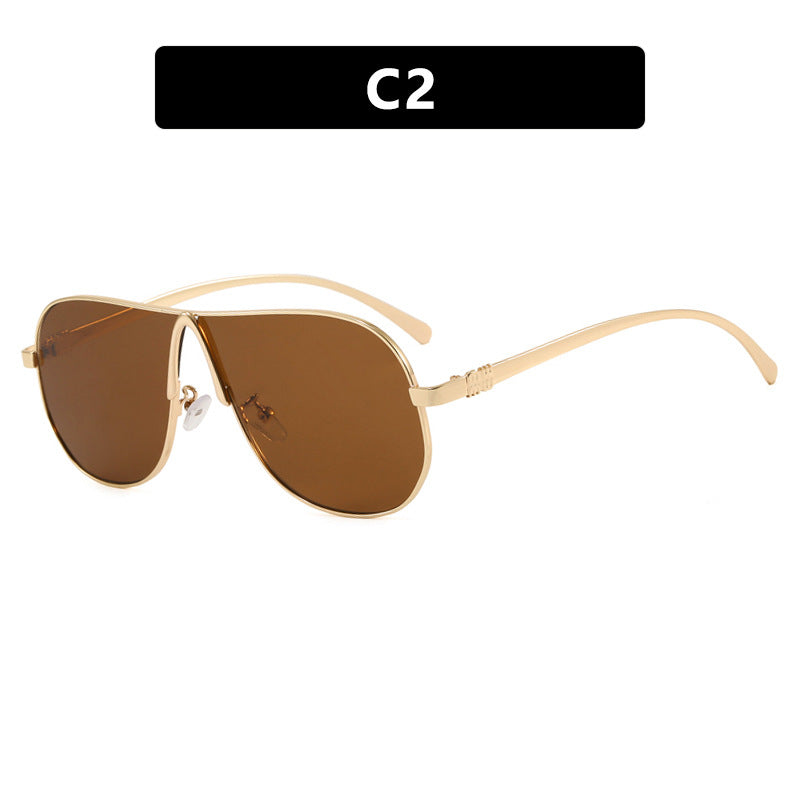 Women's oversized sunglasses with modern design Skanto