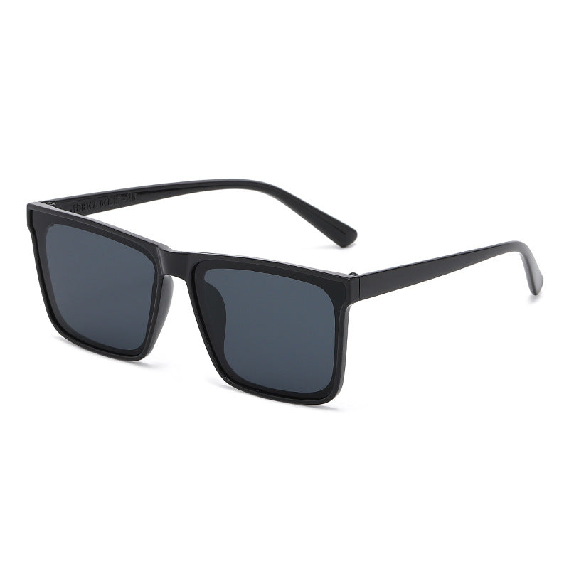 Dame moteriktig solbrille laget av robust, UV-beskyttet plast Skanto