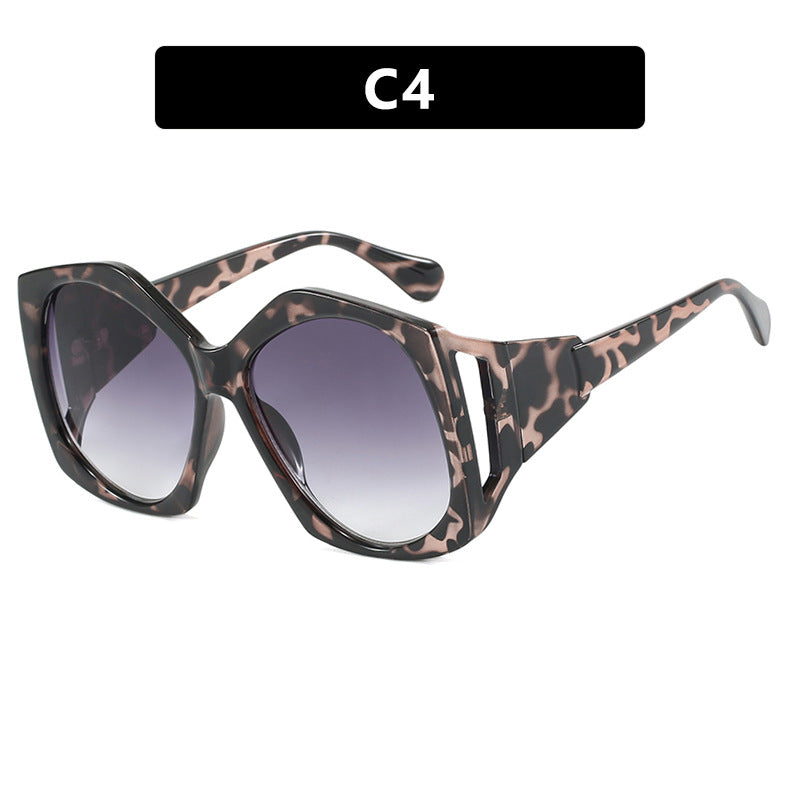 Women's oversized sunglasses with futuristic design Skanto
