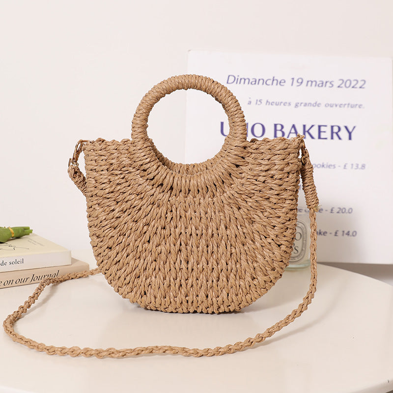 Trendy basket bag with round handle and textured design Skanto