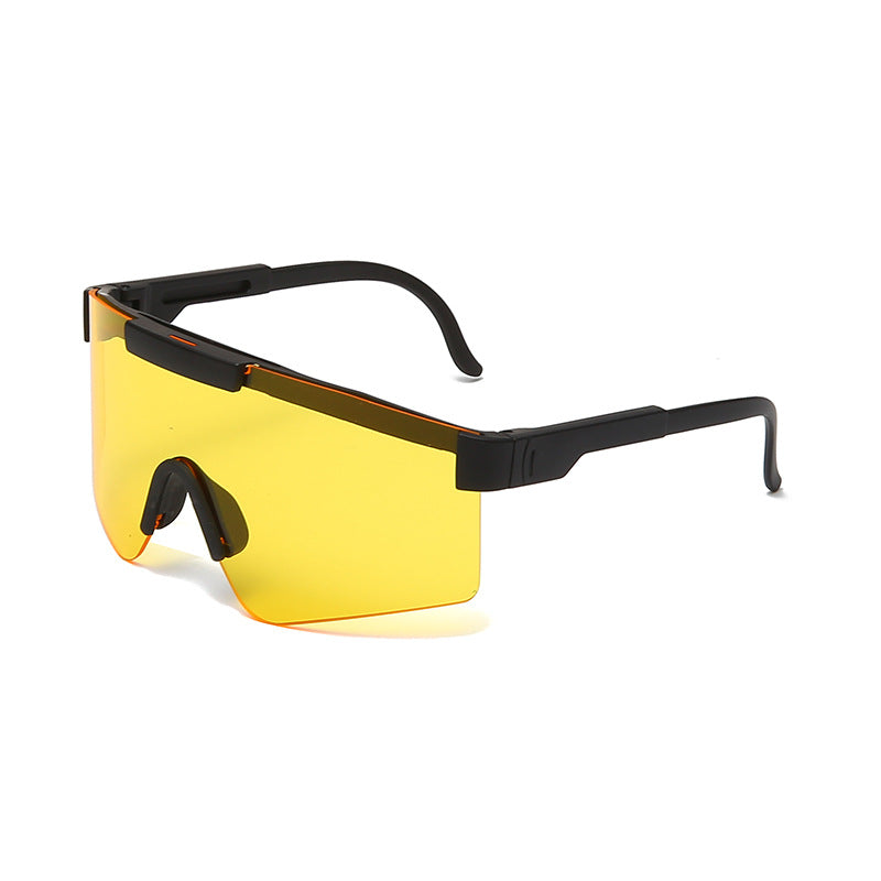Dame Sport-solbrille med futuristisk design Skanto