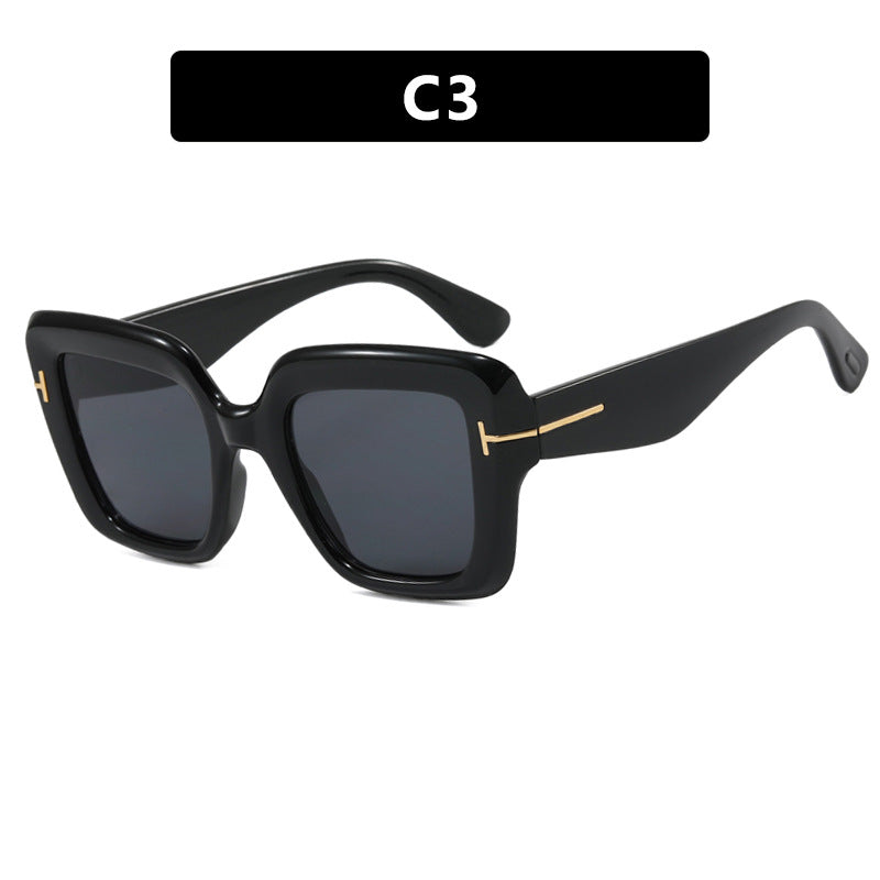 Women's square sunglasses with comfortable plastic frame and UV protection Skanto