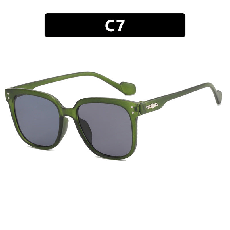 Women's square sunglasses with soft gradient and protective UV filter Skanto