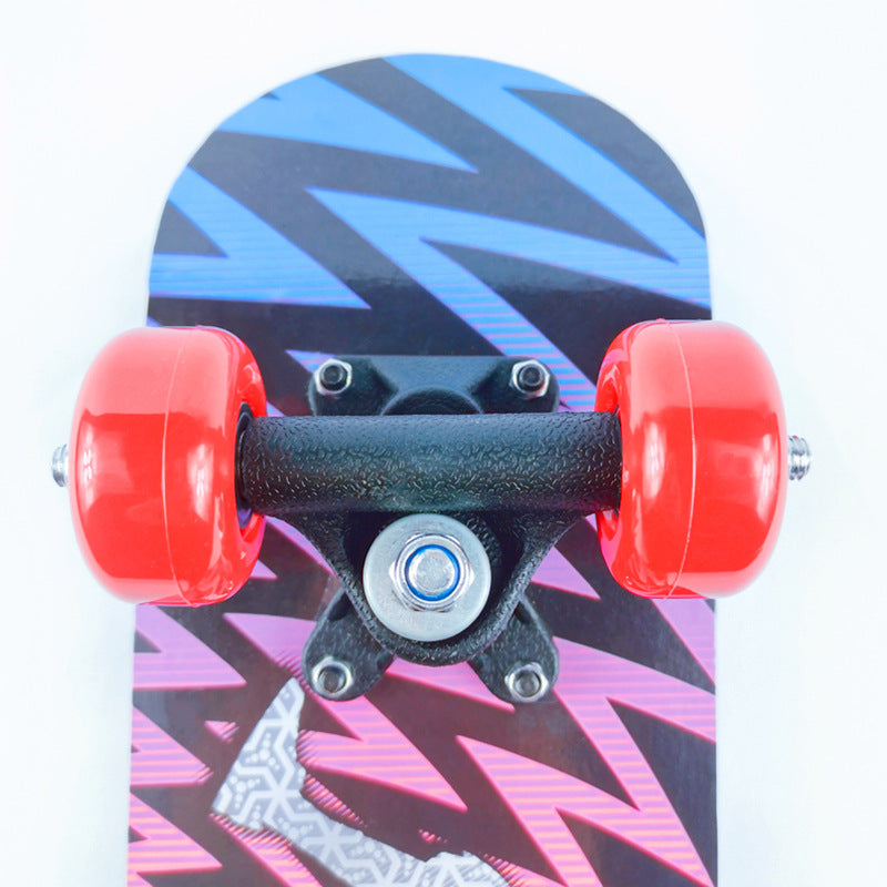 Cartoon-tema Mini Skateboard Skanto
