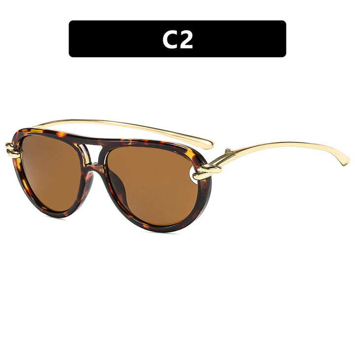 Women's Retro Sunglasses with Elegant Frame and Polarized Lenses Skanto