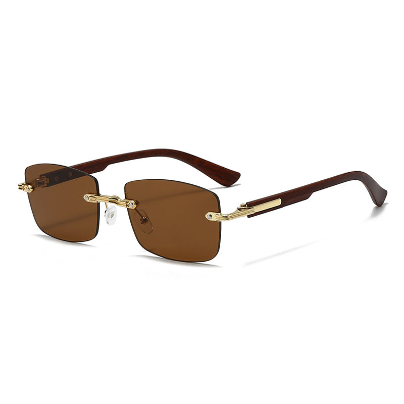 Dame moteriktig firkantet solbrille med elegante tre detaljer Skanto