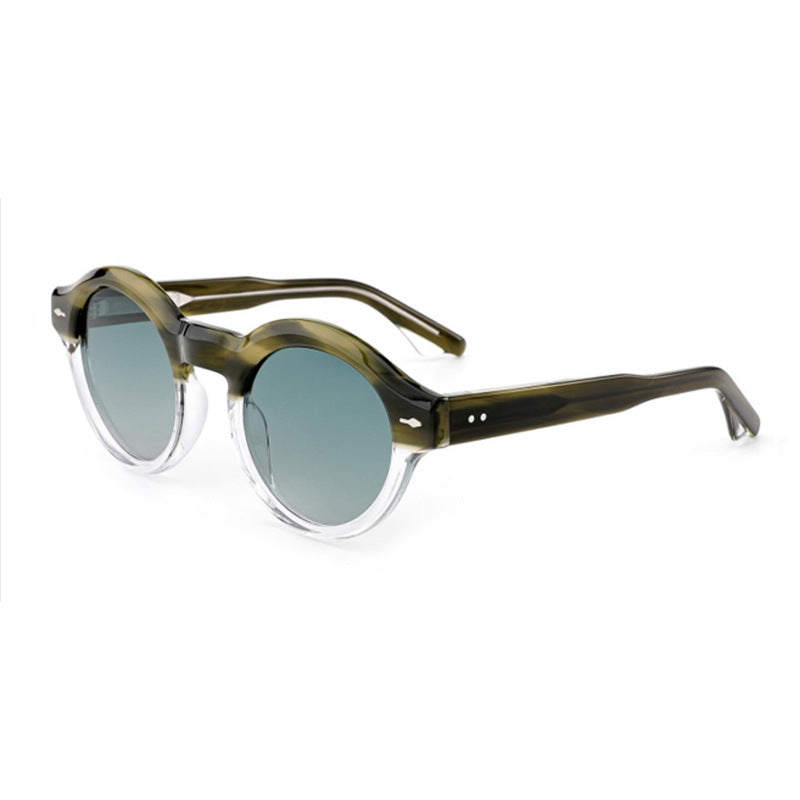 Dame solbrille i elegant retro-design med robust ramme Skanto