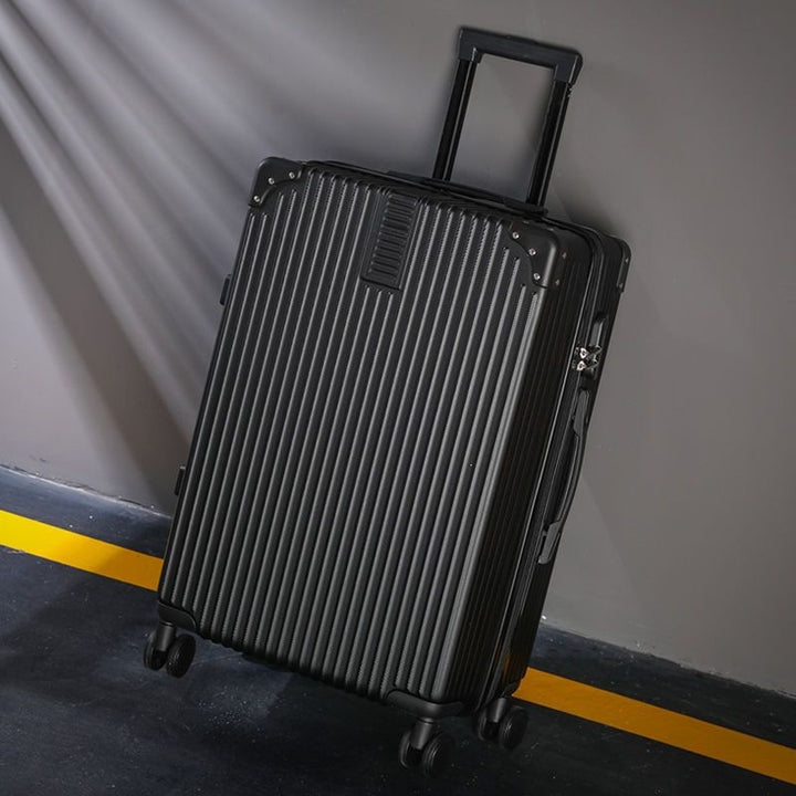 Hardplast koffert med høyt motstandsdyktig materiale og TSA-lås Skanto