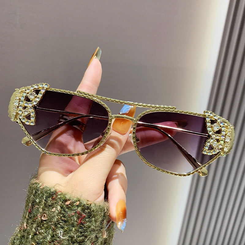 Dame luksus solbrille med elegant sommerfugl-detalj Skanto