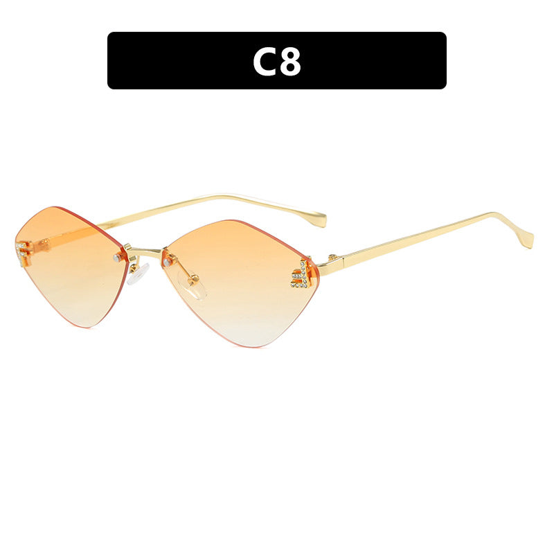 Women's geometric sunglasses in extravagant design with gradient lenses Skanto