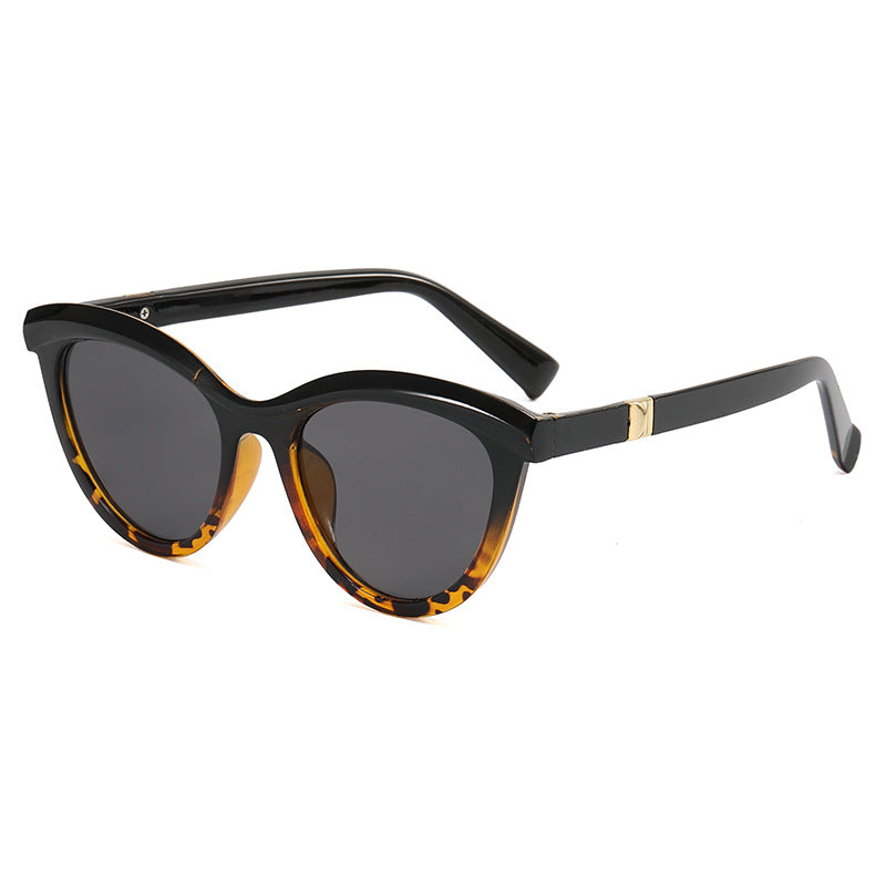 Dame elegant Cat-Eye solbriller med stilfull metallramme Skanto