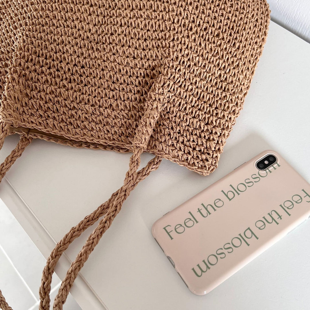 Elegant Woven Bag with Spacious Interior Skanto