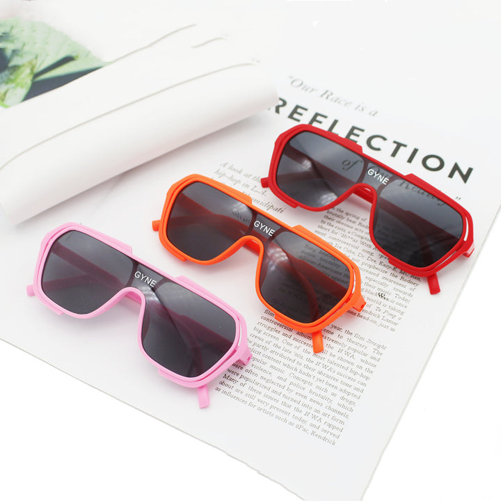 Dame Sporty solbrille med moderne design Skanto