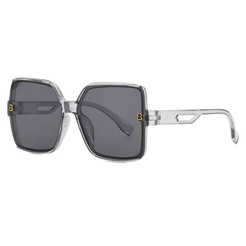 Dame moteriktig oversized solbrille med ekstravagante aksenter Skanto