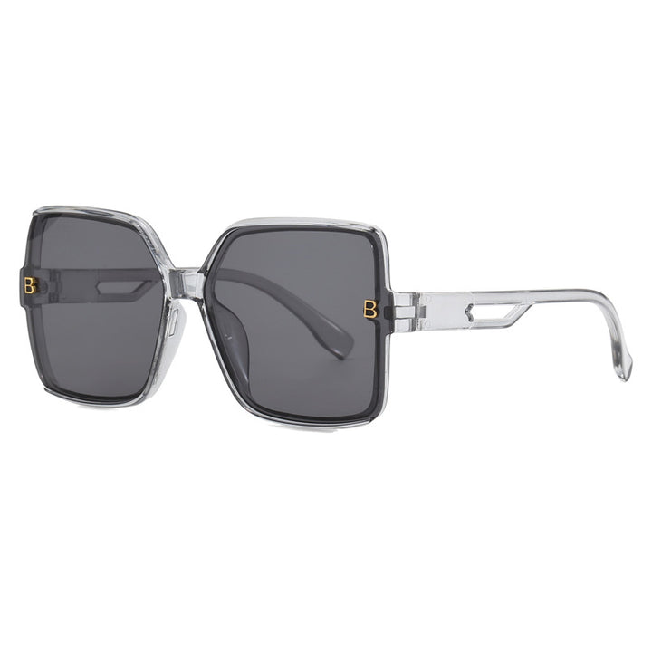 Dame moteriktig oversized solbrille med ekstravagante aksenter Skanto