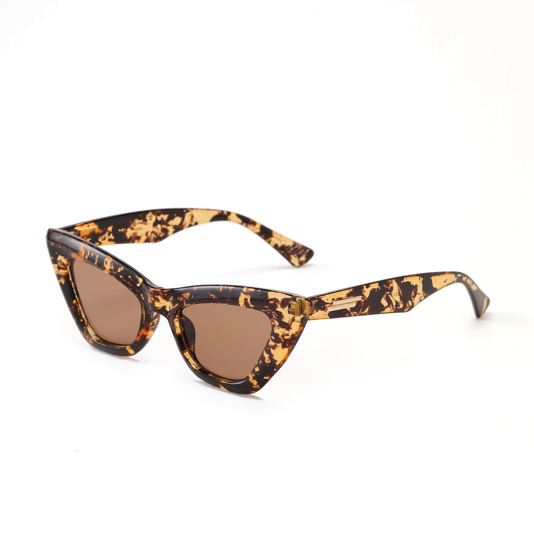Dame Cat-Eye solbriller med moderne og elegant design Skanto