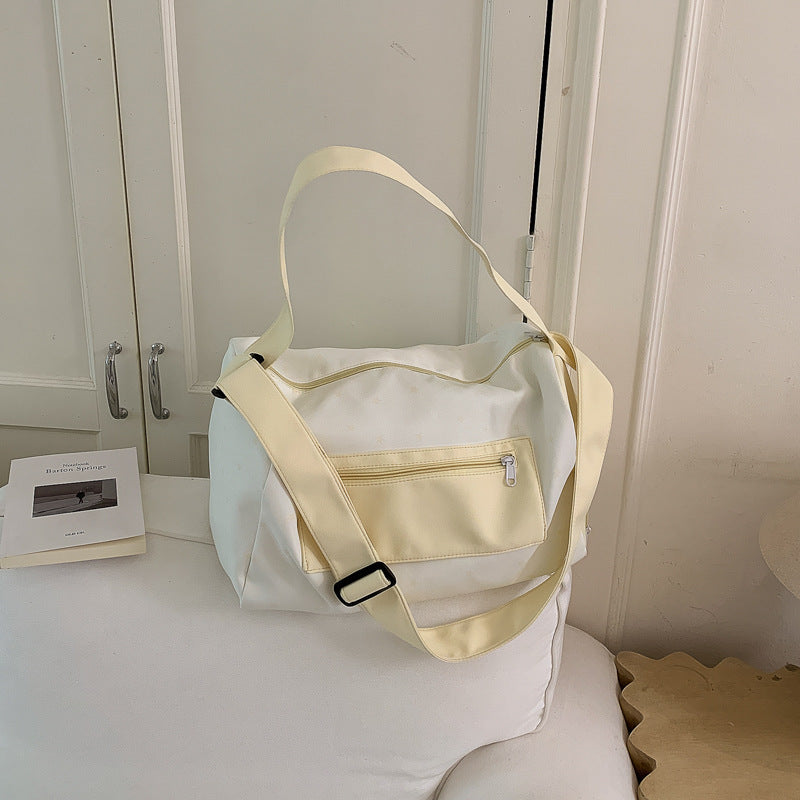 Sporty crossbody bag with practical storage pockets Skanto