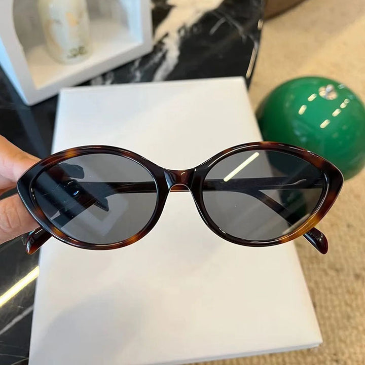 Women's Cat-Eye Sunglasses with Stylish Design and Protective UV Filter Skanto