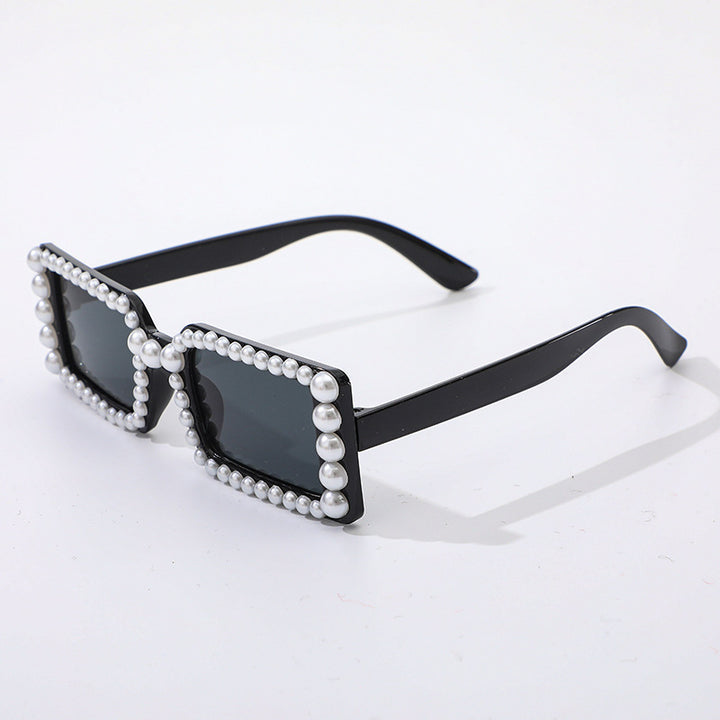Dame stilig solbrille med perlepynt Skanto