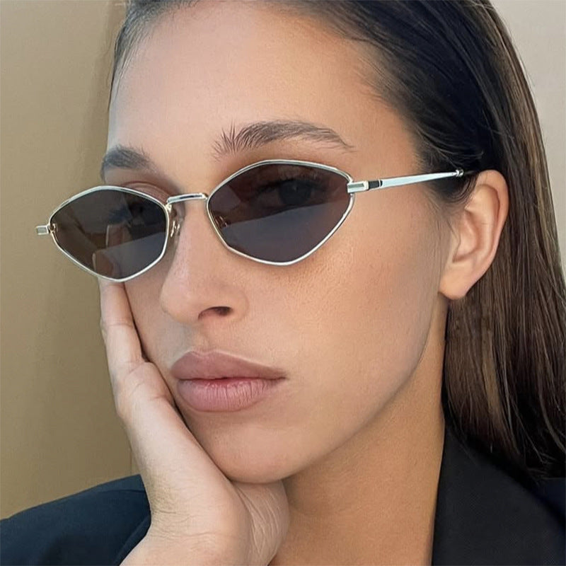Women's geometric sunglasses with fine metal frame and UV protection Skanto