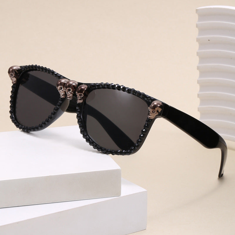 Dame ekstravagant solbrille med krystalldekorasjoner Skanto