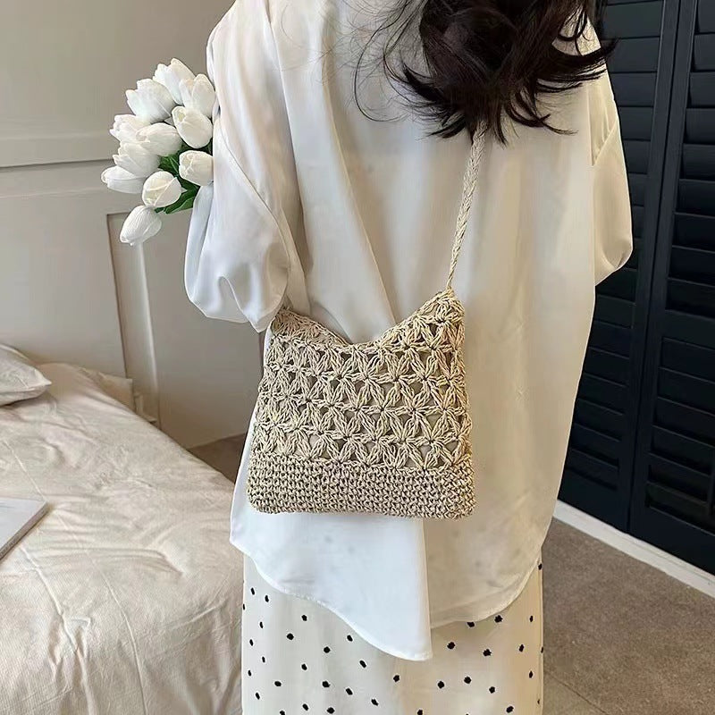 Crocheted shoulder bag made of natural material Skanto