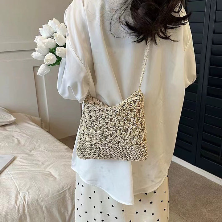 Crocheted shoulder bag made of natural material Skanto