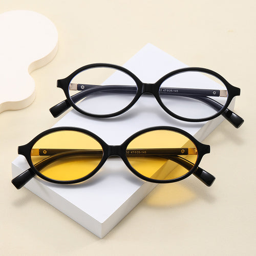 Dame elegante moteriktig lesebrille med uvanlig design Skanto