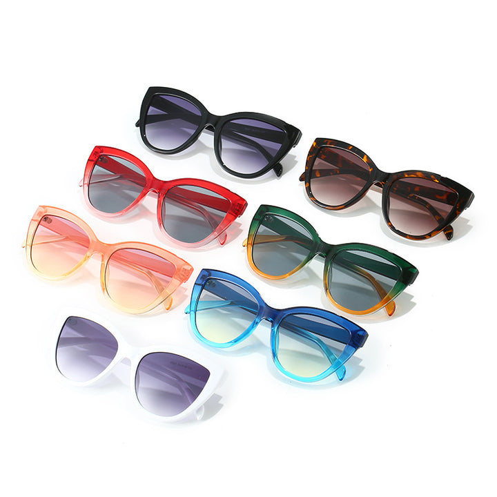 Dame Cat-Eye solbriller med transparent ramme og UV-beskyttelse Skanto