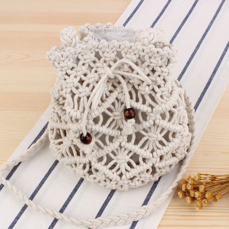 Hand-knotted shoulder bag Skanto