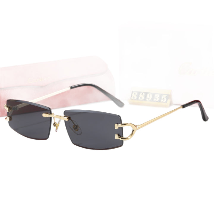 Dame Elegant Minimalistisk Solbrille med unike Metalldetaljer Skanto
